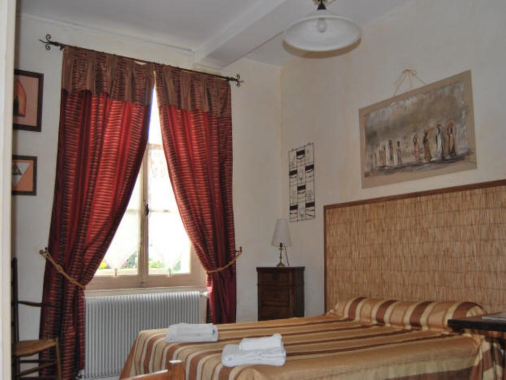 Chez Francine Et Xavier Bed & Breakfast Froissy  Rom bilde